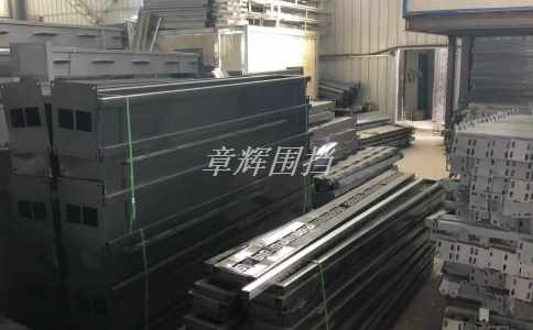 金屬圍擋安裝費(fèi)多少錢一米？