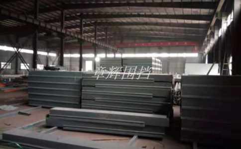 金屬圍擋是否可以作為高速公路防護(hù)設(shè)施使用？(評(píng)估金屬圍擋在高速公路安全中的應(yīng)用)