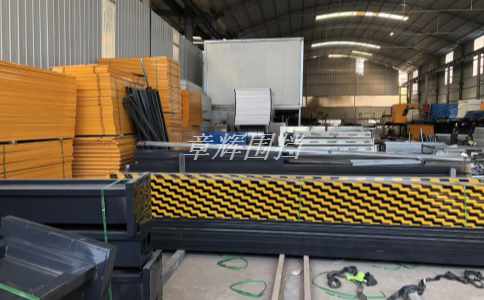 改良型pvc圍擋是否可以延長壽命？（優(yōu)化pvc圍擋的結(jié)構(gòu)設計有哪些方法？）