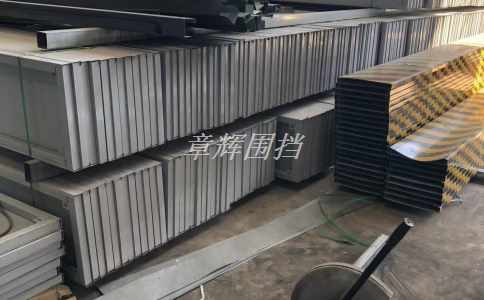 如何根據(jù)需求選擇*適合的pvc圍擋材料？（掌握pvc圍擋不同材質(zhì)的技術(shù)參數(shù)）