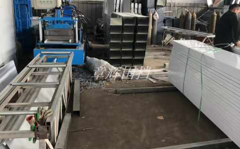 金屬圍擋的耐火性能和安全性如何考慮？